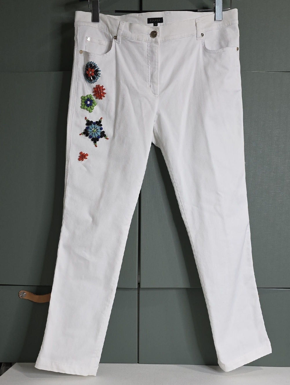 751 Escada Vintage White Embellished Beaded Denim Stretch Jeans Size 44 US 14